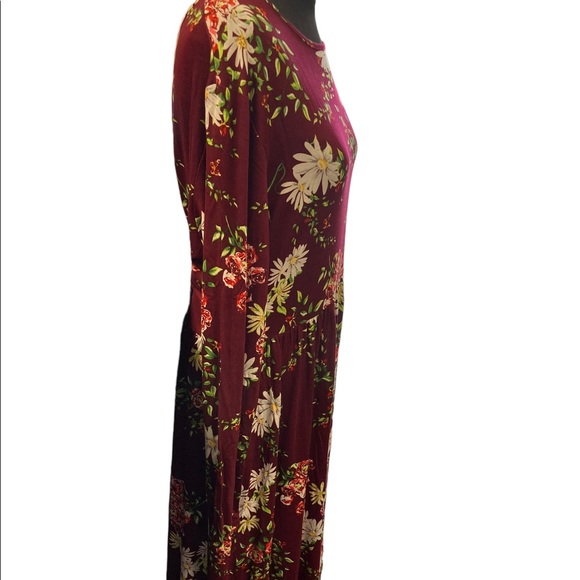 Poseshe Floral Maxi Dress - Picture 5 of 10